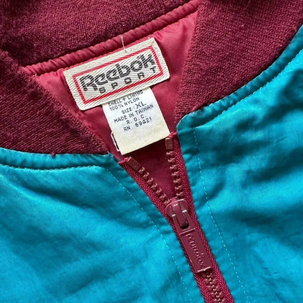 Vintage 90s Reebok Sport Puffer Jacket Men XL Aqua Berry Blue Purple Embroidered - Picture 4 of 8